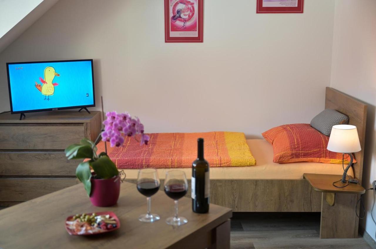 Penzion A Wellness U Trebonske Madony Екстер'єр фото