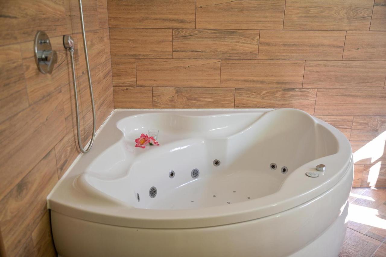 Penzion A Wellness U Trebonske Madony Екстер'єр фото