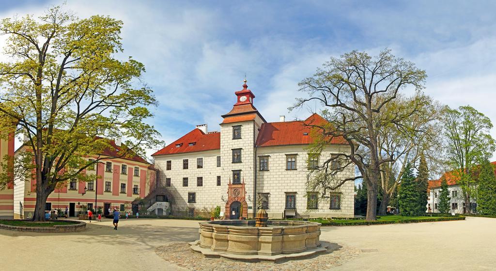 Penzion A Wellness U Trebonske Madony Екстер'єр фото